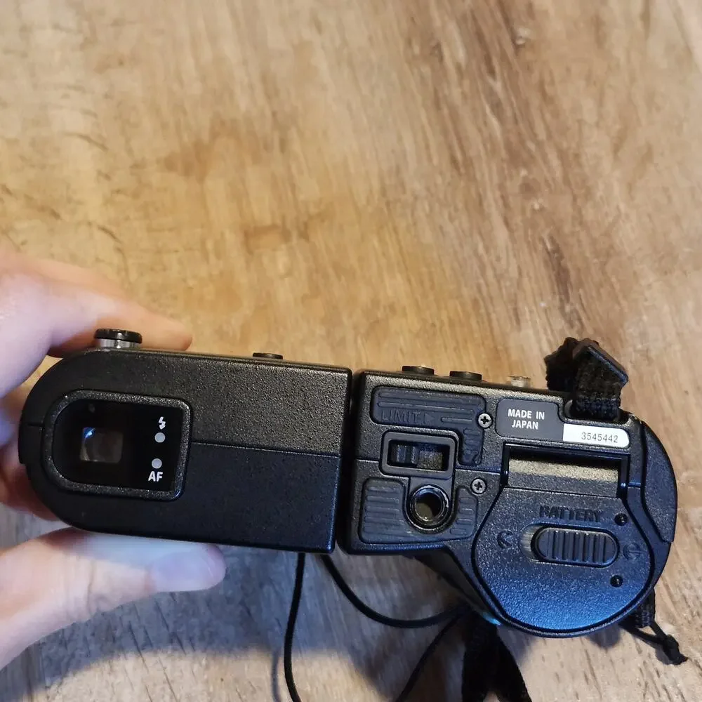 Nikon COOLPIX 4500 Compact Digital Camera 4 Battery Charger Memory Tested Japan